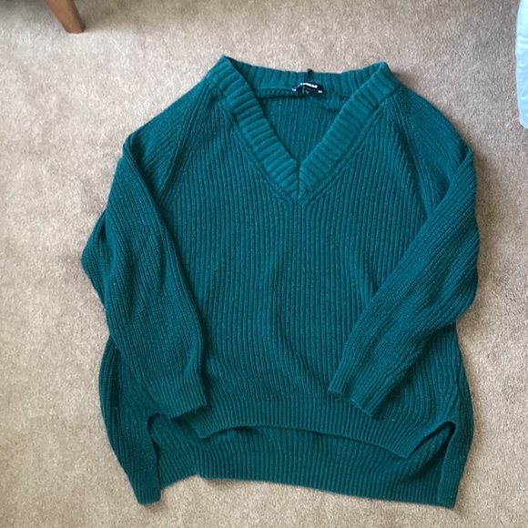 Express oversized v neck sweater - Picture 2 of 5
